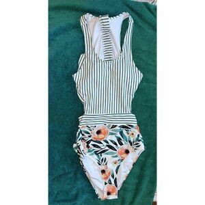 Cupshe One Piece Side Cut Out Stripe And Floral Swimsuit Size Small